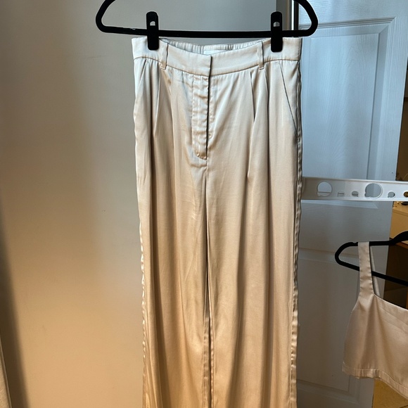 Abercrombie & Fitch Satin Set - Picture 4 of 4